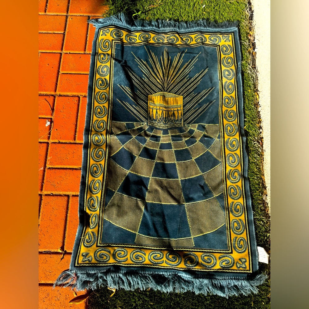 Prayer Turkish Rug (Made in Turkey)